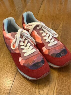 Woman’s inkkas Andes Jogger. Size 8. Like new! Replaced insole.Suede and textile